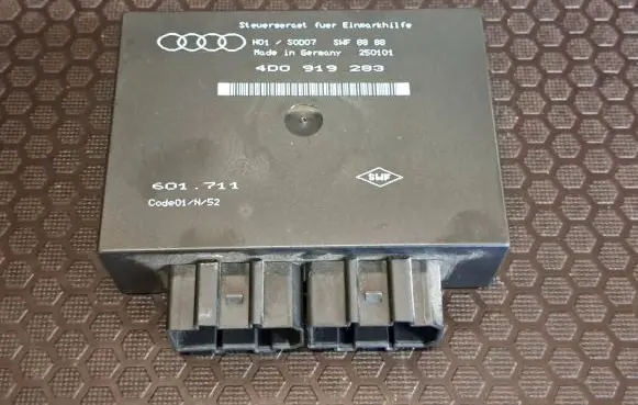 Audi A8 S8 D2 4D Parking PDC control unit/module 4D0919283