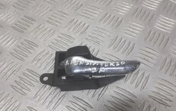 Toyota Avensis Verso Front door interior handle