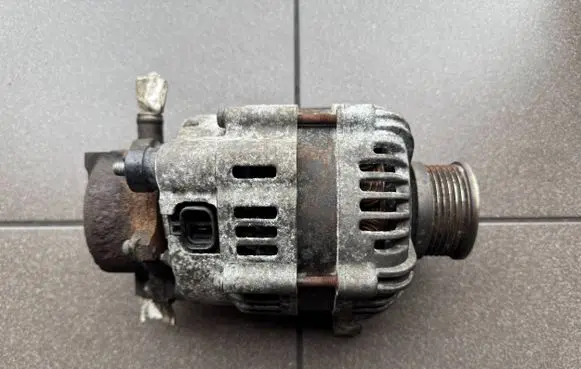 Hyundai Tucson JM Generator/alternator 37300-27013