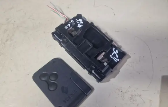 Renault Scenic II - Grand scenic II Ignition key card reader 8200125077