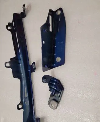 Porsche Macan (95C) Fender mounting bracket 95C821183 95C.041 95C821433
