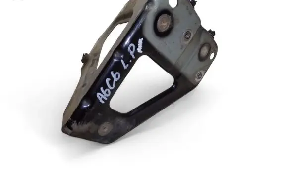 Audi A6 S6 C6 4F Fender mounting bracket 4F0821136A