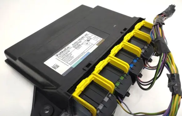Ford Focus Central body control module AV6N19G481AM