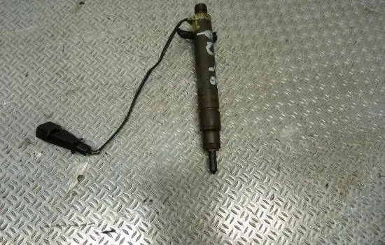 Audi A4 S4 B5 8D Fuel injector 028130201j
