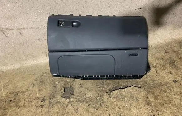 Mercedes-Benz CLS C218 X218 Glove box A2186800291