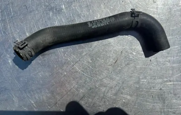 Mercedes-Benz Sprinter W906 Engine coolant pipe/hose A9068322223