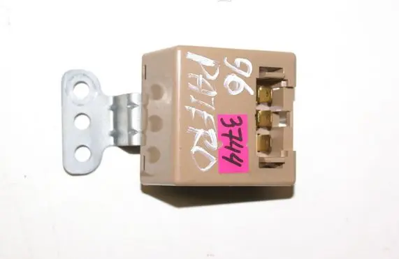 Mitsubishi Pajero Oil pressure relay MD369969