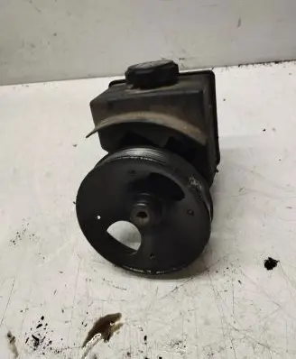 Volvo V70 Power steering pump