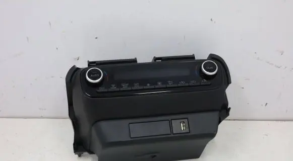 Toyota Yaris XP210 Climate control unit 55900K0070