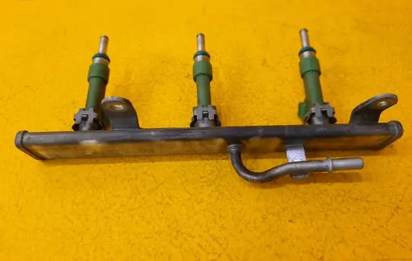 Dacia Sandero Fuel main line pipe 175214021