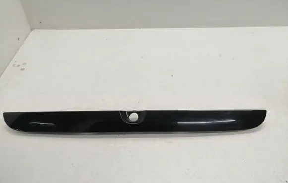Opel Zafira A Trunk door license plate light bar 90579631