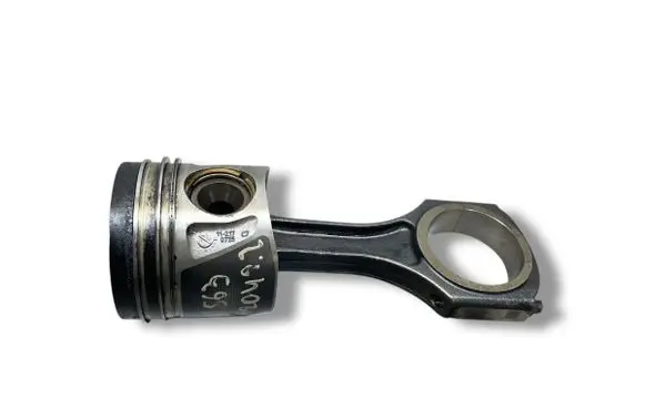 Mercedes-Benz C W204 Piston with connecting rod 651911 M651 OM651
