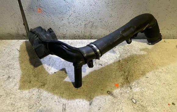 Volvo V40 Intercooler hose/pipe 31338661