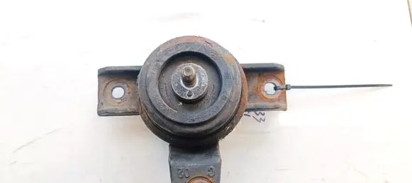 Engine mount bracket