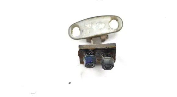 Tailgate/trunk/boot hinge