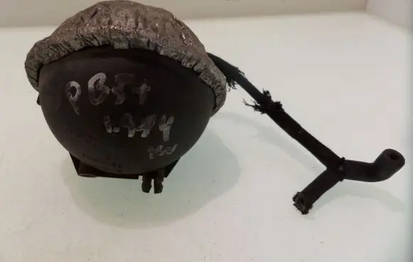 Volkswagen PASSAT B5.5 Vacuum air tank 054129808