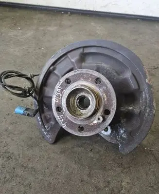 Mercedes-Benz GLA W156 Rear wheel hub 2460106