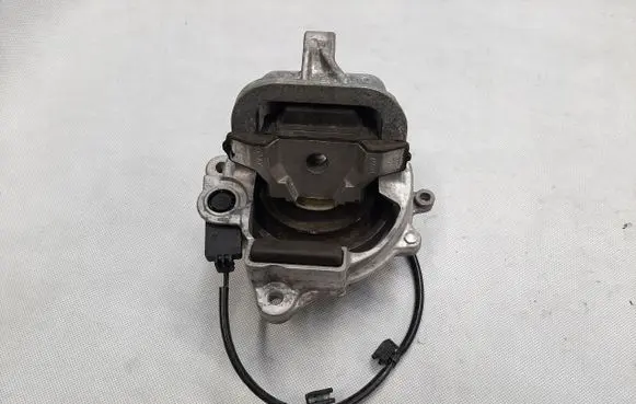 Audi A8 S8 D3 4E Engine mount bracket 4H0199381CE