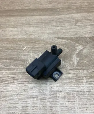 Lexus IS 220D-250-350 Turbo solenoid valve 258600R010 72828606