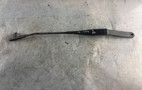 Ford Focus Front wiper blade arm 4m5117526ab