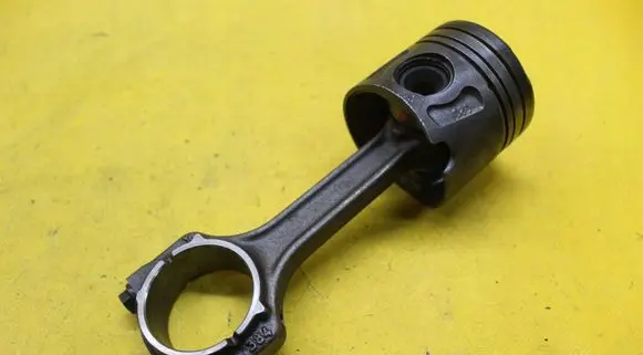 Opel Astra H Piston with connecting rod 06933