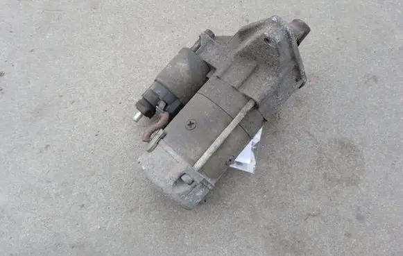 Toyota Tundra I Starter motor