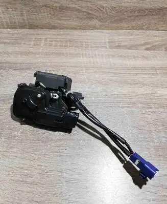 Toyota Prius (XW20) Rear door lock 080905060704