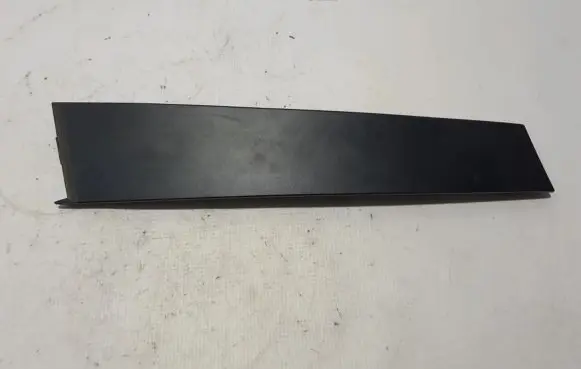 Renault Arkana Front door glass trim molding 802858584R