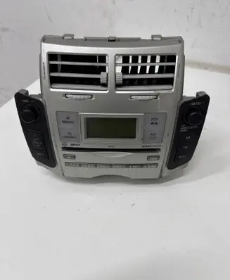 Toyota Yaris Radio/CD/DVD/GPS head unit 861200D210 W58824 CQTS0570LC