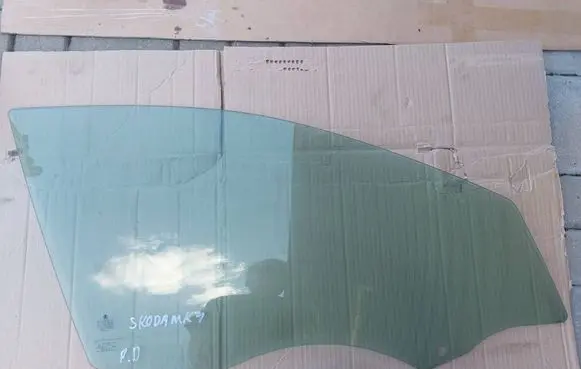 Skoda Octavia Mk3 (5E) Front door window glass four-door DOT24M25AS2 5E0845202A 43R00049