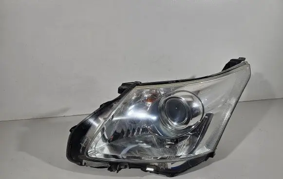 Toyota Avensis T270 Headlight/headlamp 103419012697