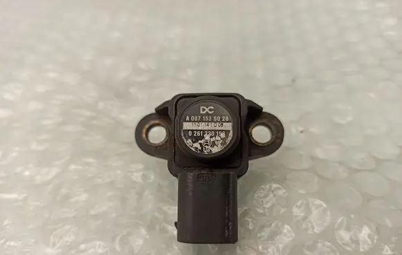 Mercedes-Benz Sprinter W906 Air pressure sensor A0071530028 0261230196