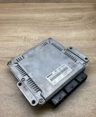 Volvo S40, V40 Engine control unit/module ECU 8200065994 0281010440