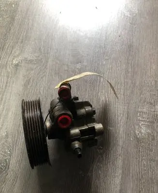 Toyota RAV 4 (XA20) Power steering pump