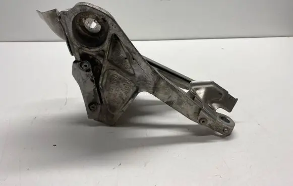 BMW M4 F82 F83 Engine mounting bracket 2284204 AC42100