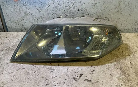 Skoda Octavia Mk2 (1Z) Headlight/headlamp