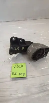Renault 25 Engine mounting bracket 413456313