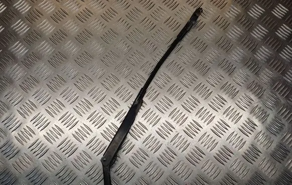 Volkswagen PASSAT B5.5 Front wiper blade arm 3B1955409B