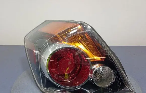 Nissan Altima Rear/tail lights 949640