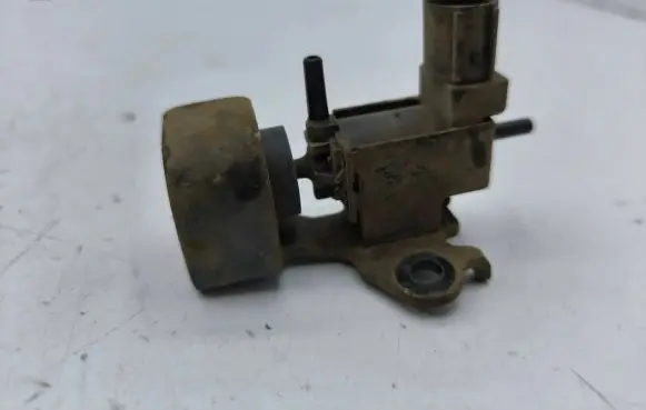 Honda CR-V Vacuum valve 1846004700