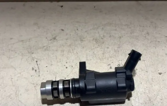 Skoda Octavia Mk3 (5E) Oil pressure sensor 04E906455S