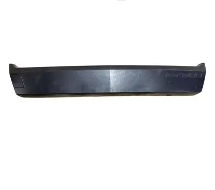 Front bumper splitter molding