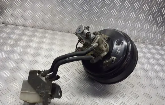 Mitsubishi Grandis Brake booster