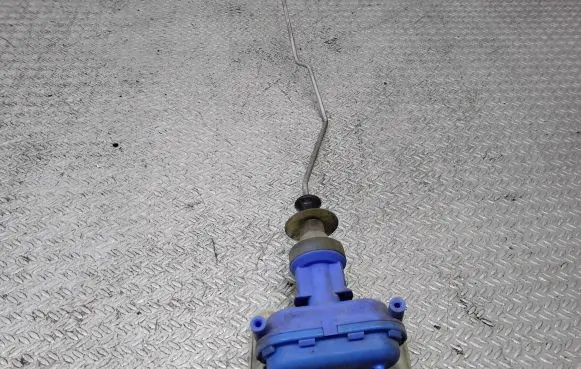 Audi 80 90 S2 B4 Central locking vacuum pump 893862153D