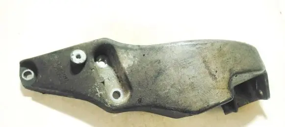Opel Vectra B Engine mounting bracket 9223024 0047620
