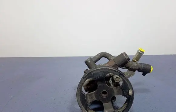 Toyota Corolla E110 Power steering pump
