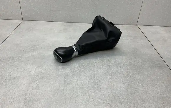 Skoda Octavia Mk3 (5E) Gear lever shifter trim leather/knob