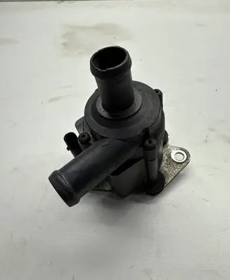 Volvo V40 Electric auxiliary coolant/water pump 31338211