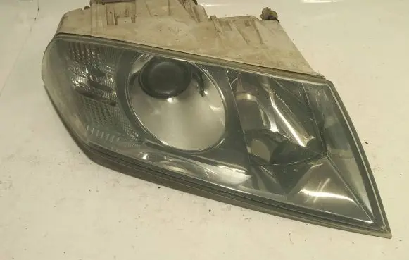 Skoda Octavia Mk2 (1Z) Headlight/headlamp