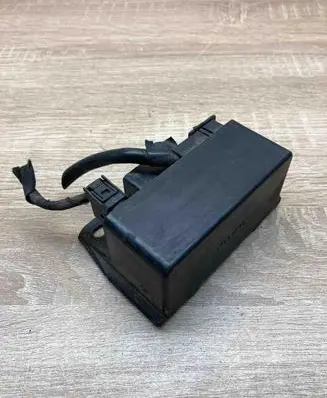 Mercedes-Benz Vito Viano W638 Glow plug pre-heat relay PA6GF30 WITHPLUG